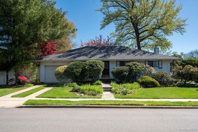 39 Deer Path Lane, Syosset, NY 11791