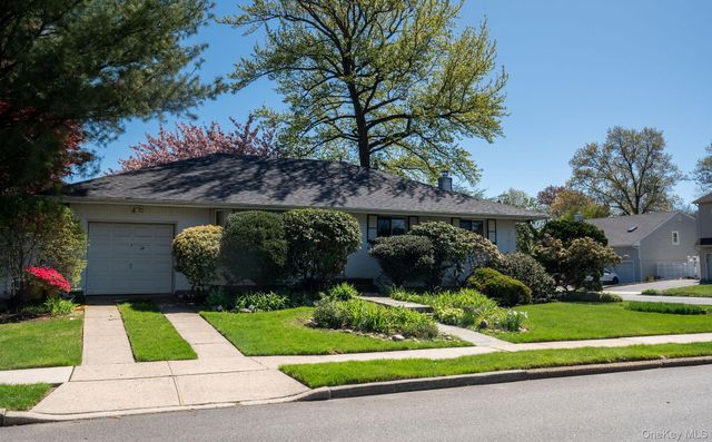 39 Deer Path Lane, Syosset, NY 11791