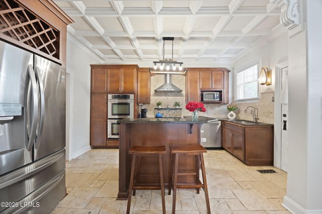 535 E 44th Street, Savannah, GA 31405