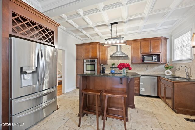 535 E 44th Street, Savannah, GA 31405
