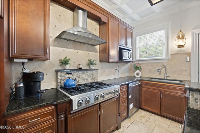 535 E 44th Street, Savannah, GA 31405