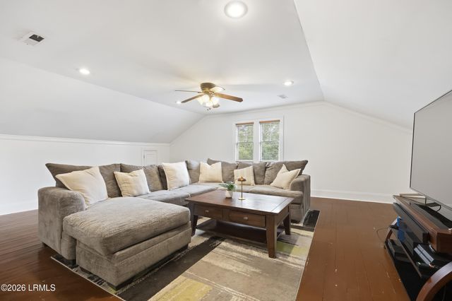 535 E 44th Street, Savannah, GA 31405