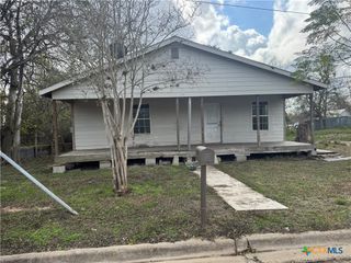 507 King Street, Cuero, TX 77954