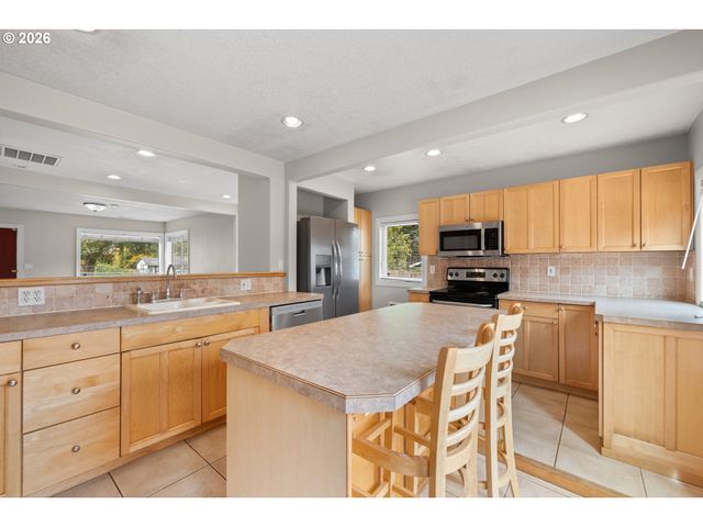 6000 Se 128TH Ave, Portland, OR 97236