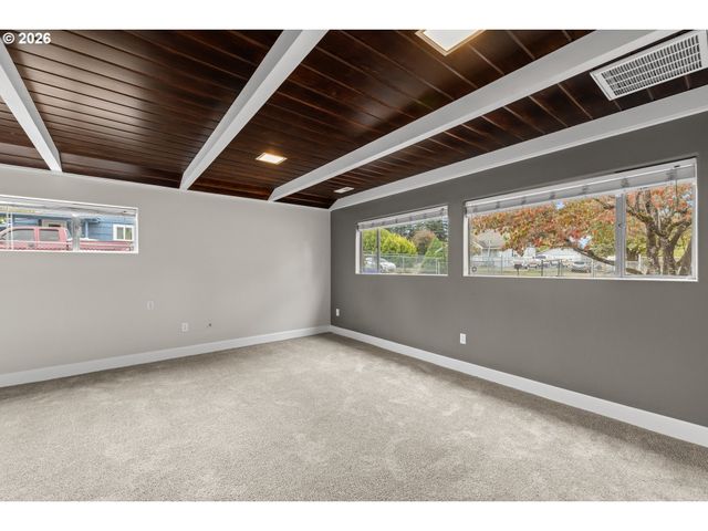 6000 Se 128TH Ave, Portland, OR 97236