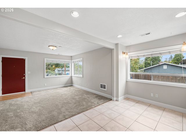 6000 Se 128TH Ave, Portland, OR 97236
