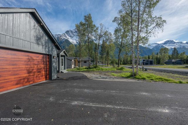 5741 S Gates Street, Palmer, AK 99645
