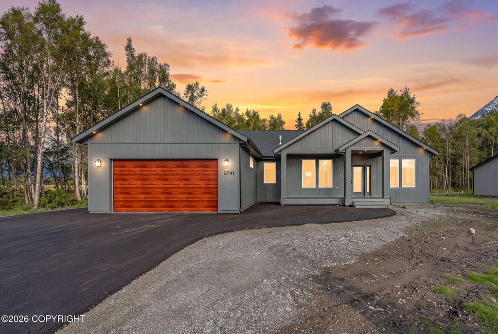 5741 S Gates Street, Palmer, AK 99645