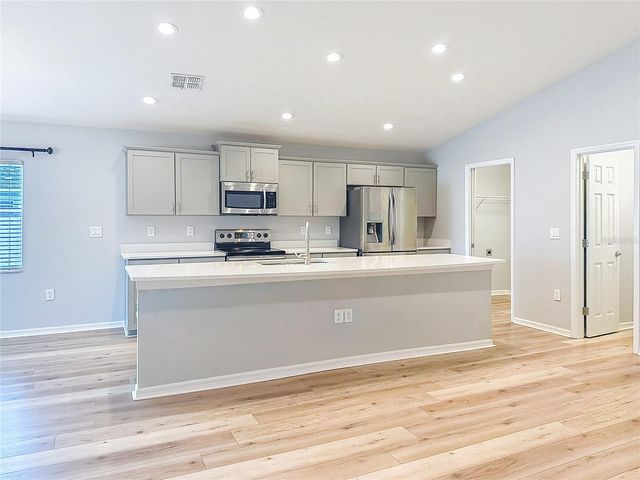 6945 GIDEON CIRCLE, Zephyrhills, FL 33541