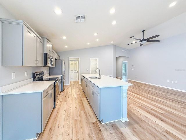 6945 GIDEON CIRCLE, Zephyrhills, FL 33541