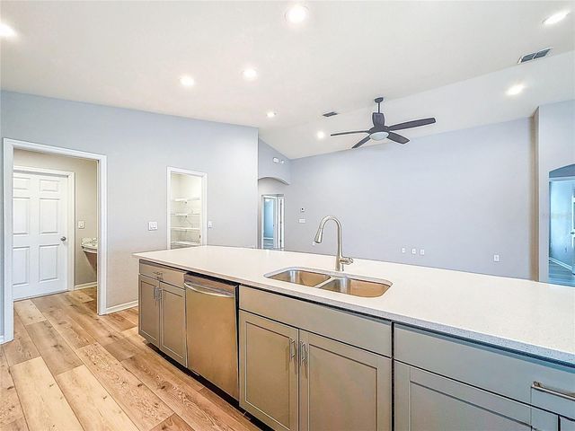 6945 GIDEON CIRCLE, Zephyrhills, FL 33541