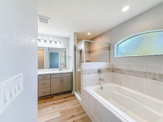 6945 GIDEON CIRCLE, Zephyrhills, FL 33541