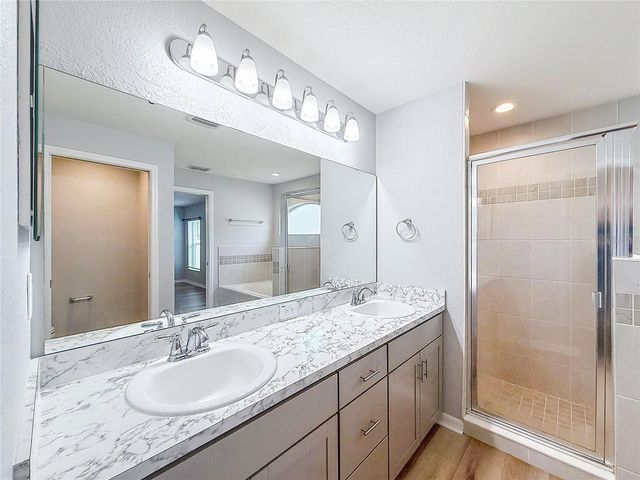 6945 GIDEON CIRCLE, Zephyrhills, FL 33541