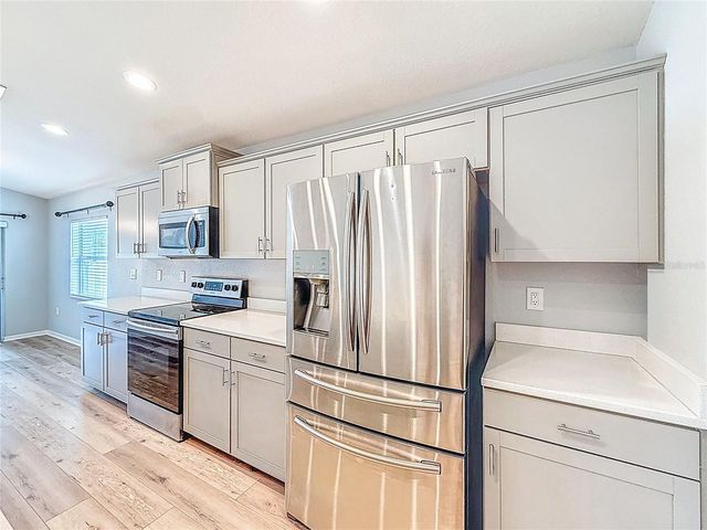 6945 GIDEON CIRCLE, Zephyrhills, FL 33541