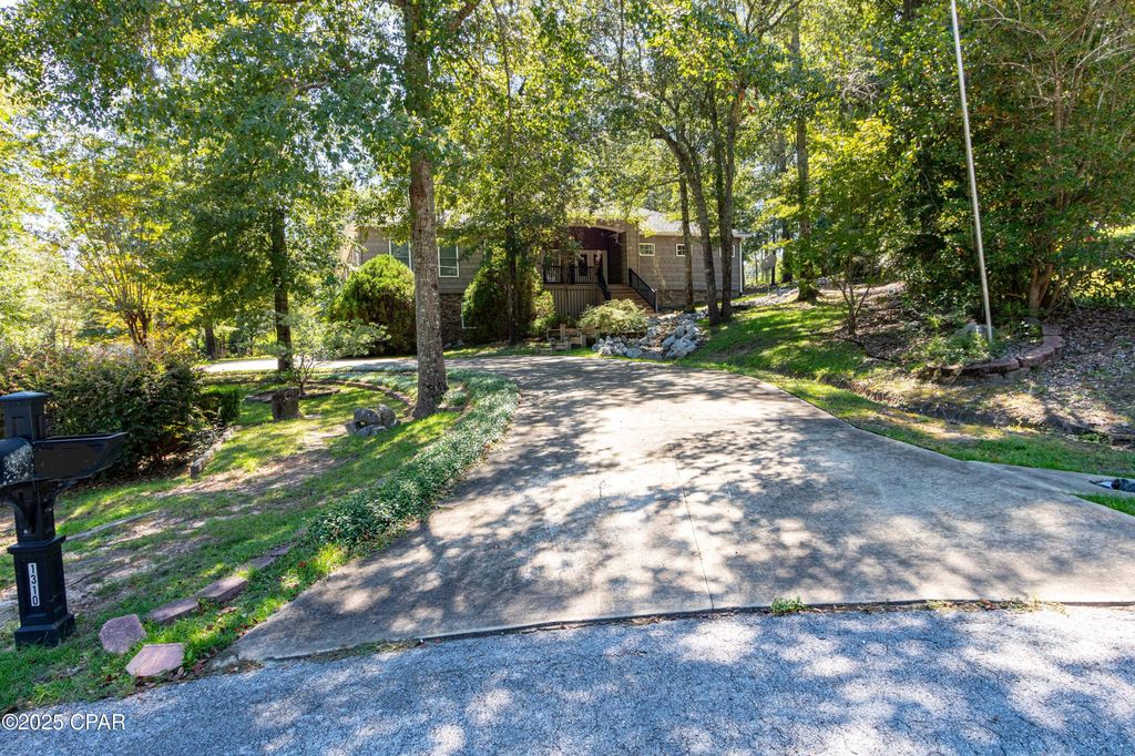 1310 Pine Bluff Court, Chipley, FL 32428