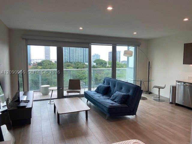 1600 SW 1st Ave 811, Miami, FL 33129