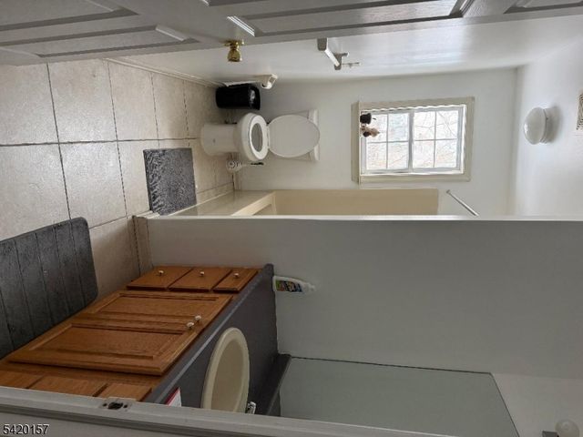 39 Canterbury Ln, Mansfield Twp., NJ 07840