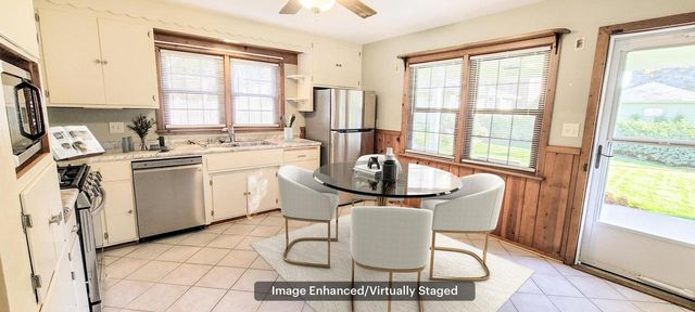 9715 W Wisconsin AVENUE, Wauwatosa, WI 53226