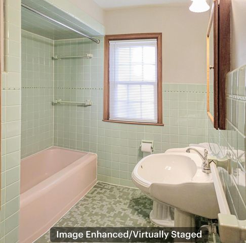 9715 W Wisconsin AVENUE, Wauwatosa, WI 53226