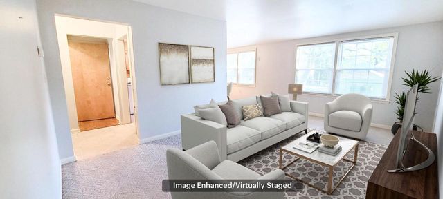 9715 W Wisconsin AVENUE, Wauwatosa, WI 53226