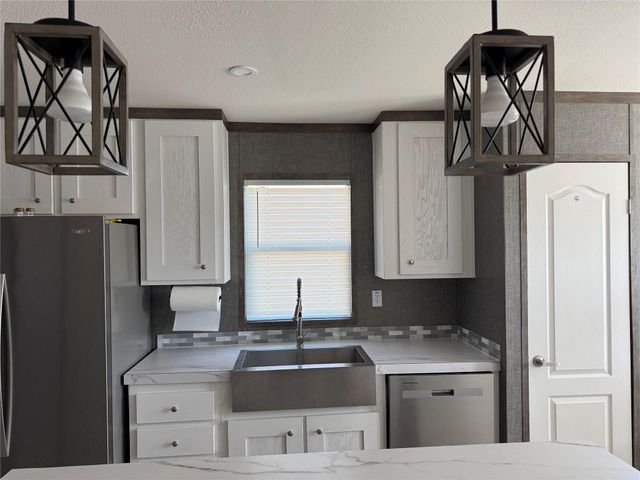 421 Bower Lane, Conroe, TX 77303