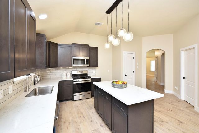 7715 Butler Lakes Court, Rosenberg, TX 77469