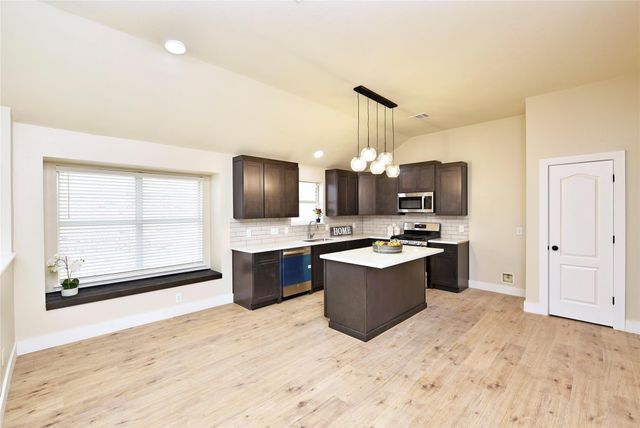 7715 Butler Lakes Court, Rosenberg, TX 77469