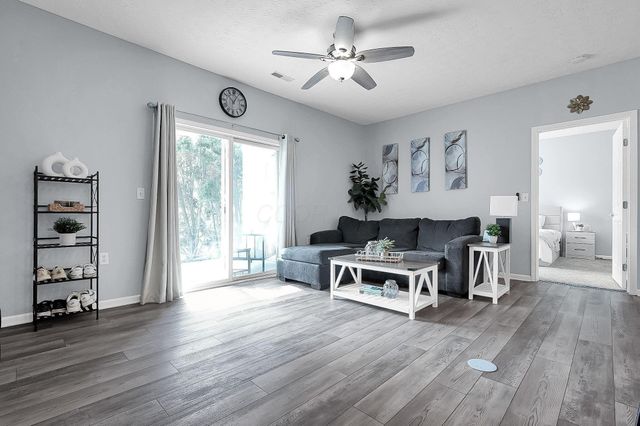 6220 Harbour Pointe, 101, Columbus, OH 43231