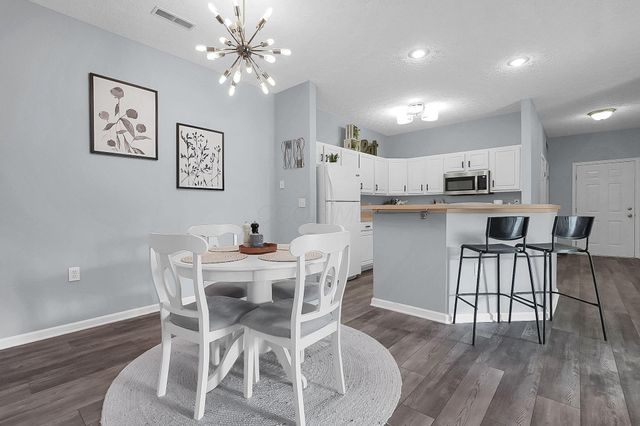 6220 Harbour Pointe, 101, Columbus, OH 43231