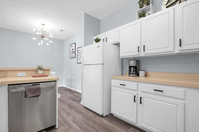 6220 Harbour Pointe, 101, Columbus, OH 43231