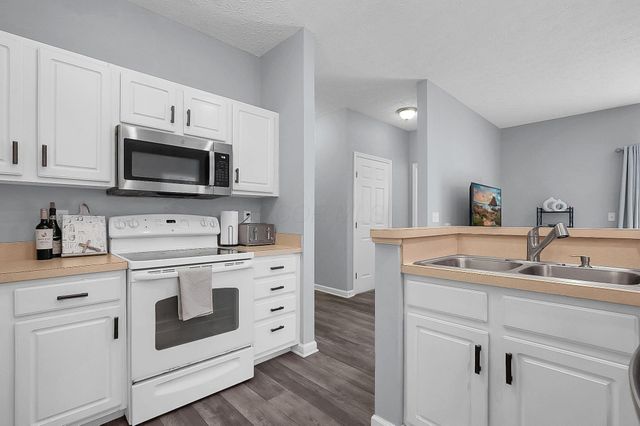 6220 Harbour Pointe, 101, Columbus, OH 43231