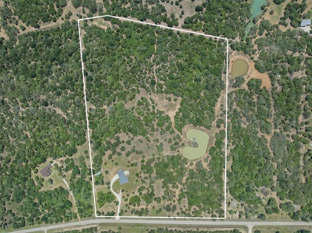 2215 Oakridge Road, Weimar, TX 78962