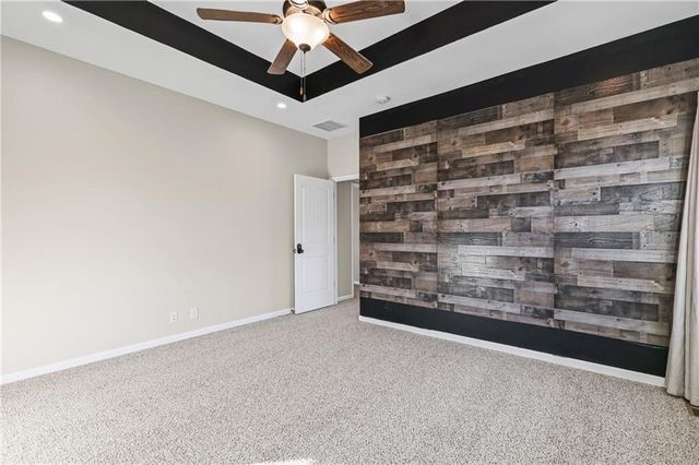 1402 SW 8th Terrace, Oak Grove, MO 64075