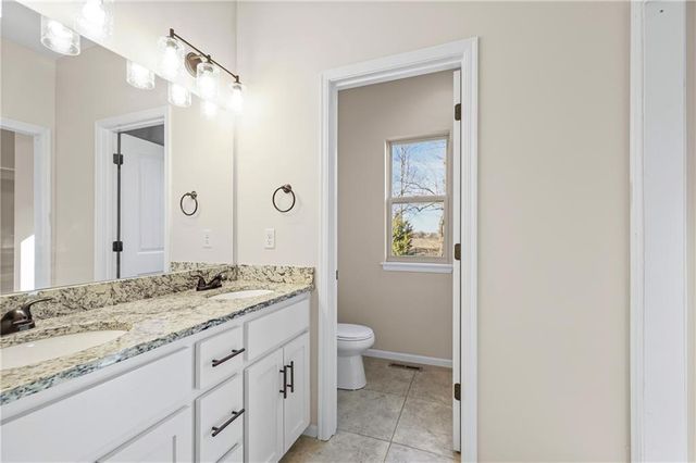 1402 SW 8th Terrace, Oak Grove, MO 64075