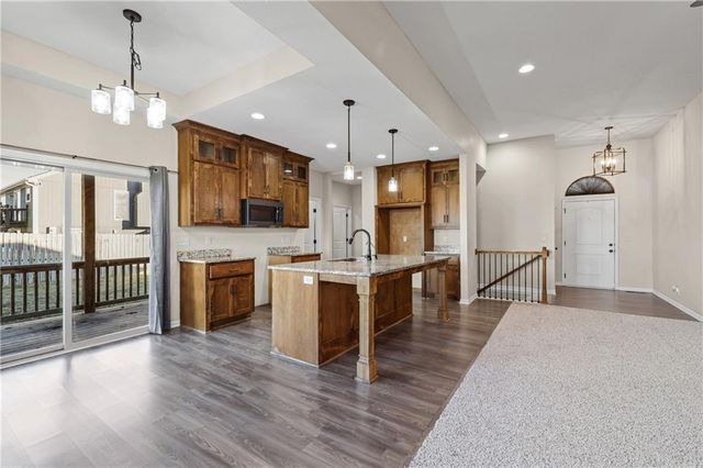 1402 SW 8th Terrace, Oak Grove, MO 64075