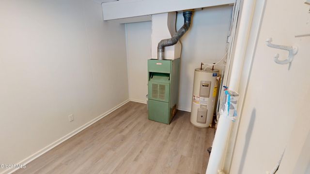 13 Hawley Avenue, Colonie, NY 12205