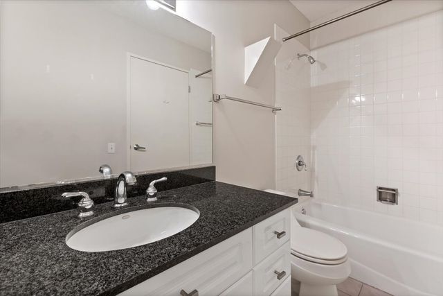 512 N McClurg Court 3904, Chicago, IL 60611