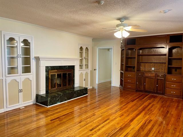 400 Pinecrest Dr., Dothan, AL 36301