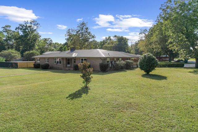 400 Pinecrest Dr., Dothan, AL 36301