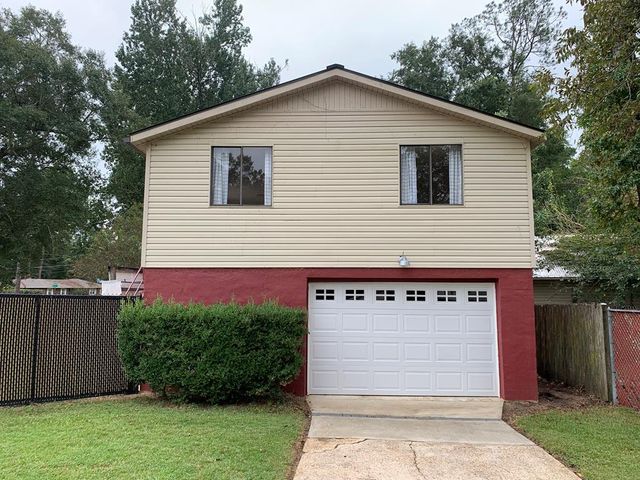 400 Pinecrest Dr., Dothan, AL 36301