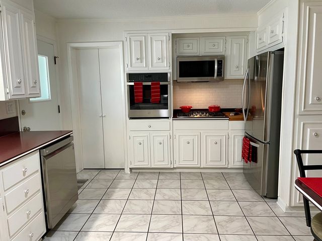 400 Pinecrest Dr., Dothan, AL 36301