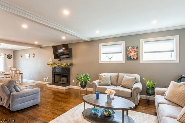 421 Cherry St, Roselle Park Boro, NJ 07204