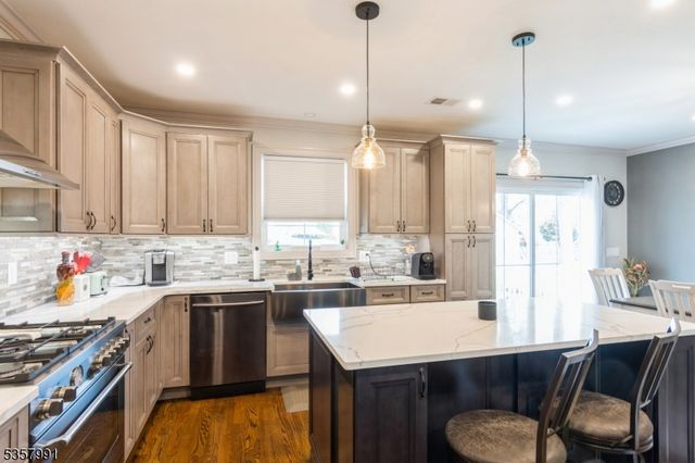421 Cherry St, Roselle Park Boro, NJ 07204