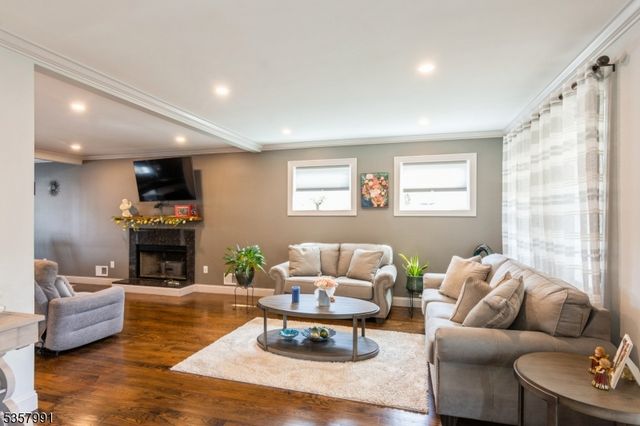 421 Cherry St, Roselle Park Boro, NJ 07204