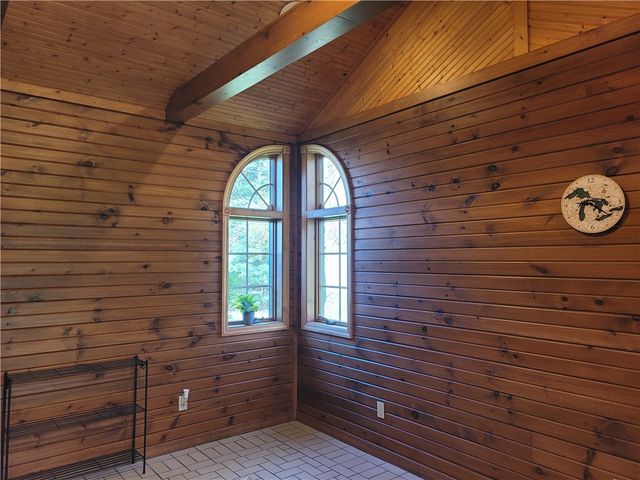 15 Willow Ln, Pine Twp, PA 16127