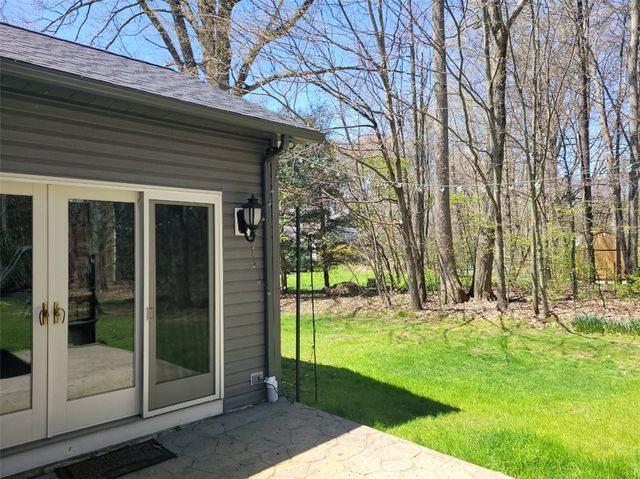 15 Willow Ln, Pine Twp, PA 16127