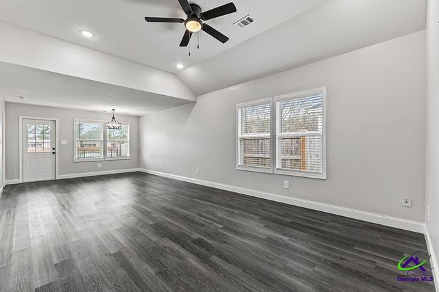 125 N Sky Drive, Warner Robins, GA 31093