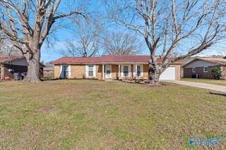 1312 Count Mallard Drive SE, Decatur, AL 35601