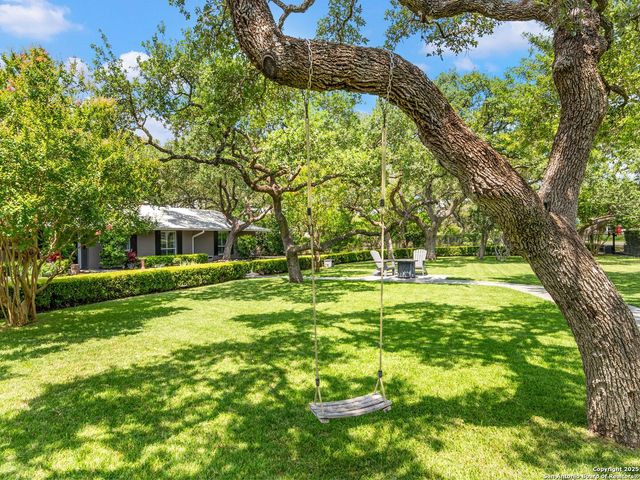 132 Wagon Trail Road, Shavano Park, TX 78231