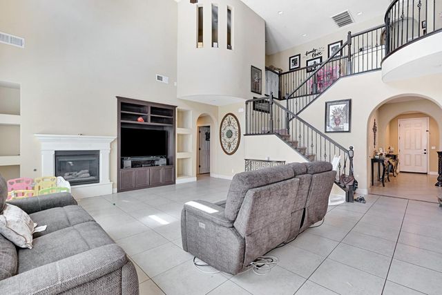 3450 N Jason Avenue, Fresno, CA 93737